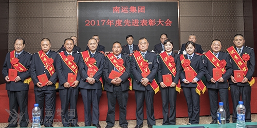 標(biāo)兵合影02.jpg